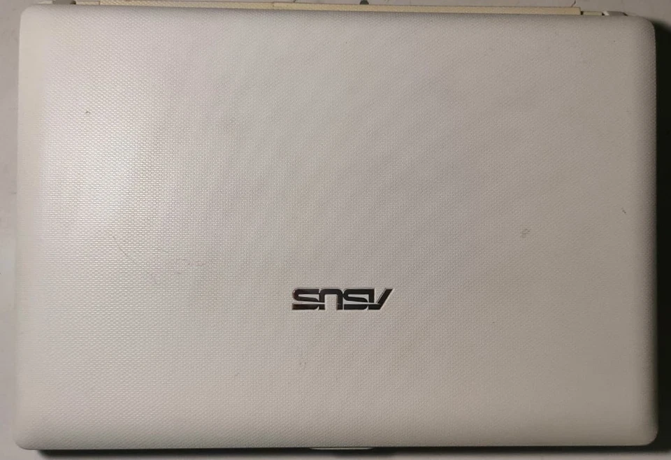 ASUS Eee PC X101CH (Bianco) cpu intel atom n2600 64gb ssd 1gb ram ddr3 gpu Intel - Immagine 4 di 4