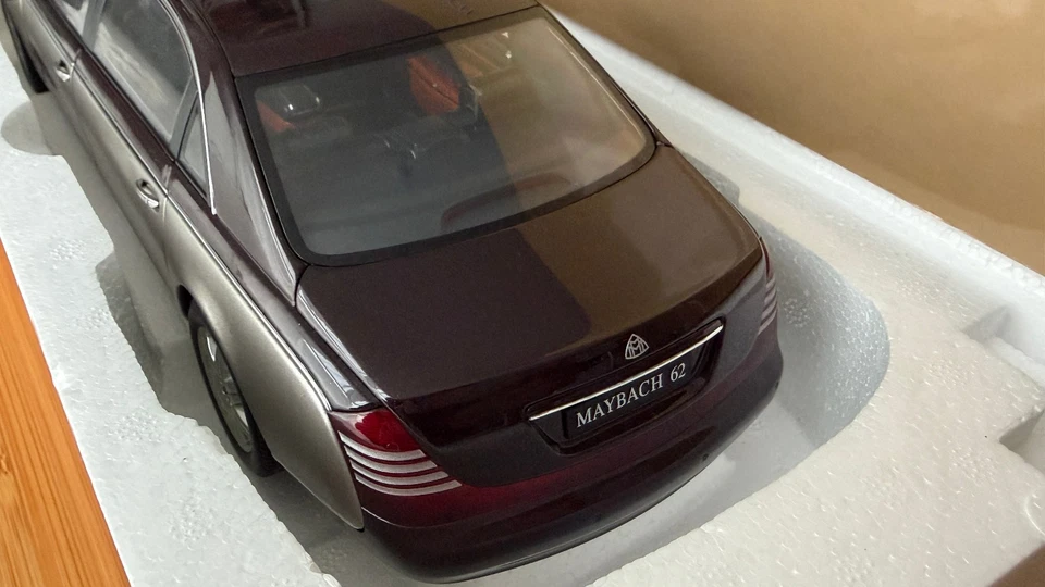Maybach 62 braun gold metallic 1:18 OVP - Bild 3 von 4
