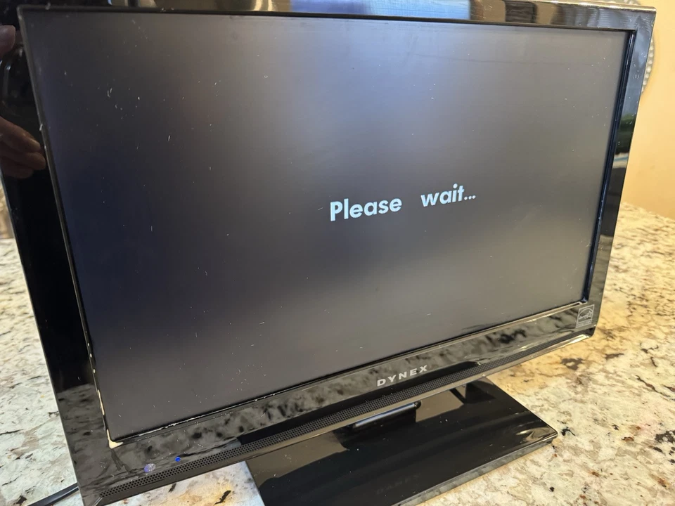 Monitor de TV Dynex DX-L19-10A 19" Widescreen HDMI LCD HDTV sem controle remoto para jogos - Imagem 3 de 4