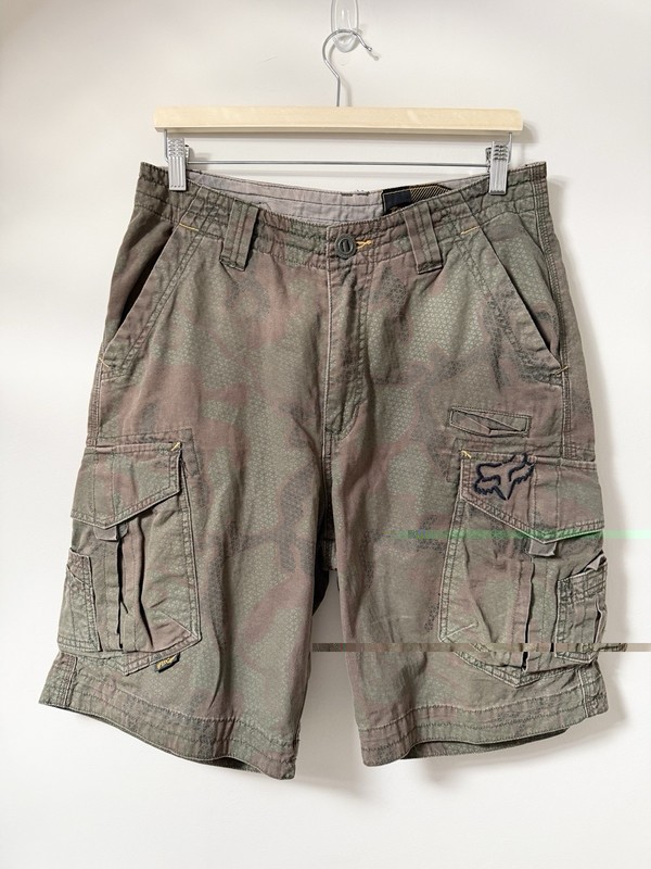 Fox Racing camo cargo shorts men’s size 32 green brown utility pockets