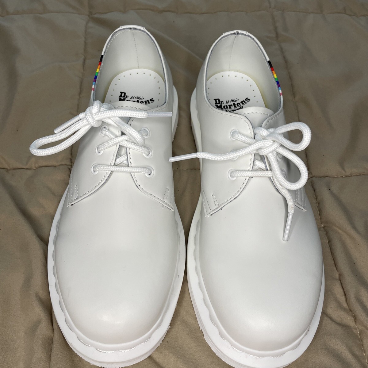 Dr. Martens 27522 Oxford Pride Smooth Leather Shoes White  display picture 2