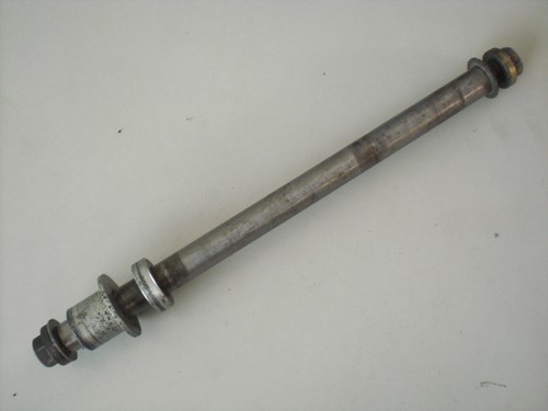 Triumph Trophy 900 T300E 96-03 Hinterradachse Achse Felge Schraube Hinterrad