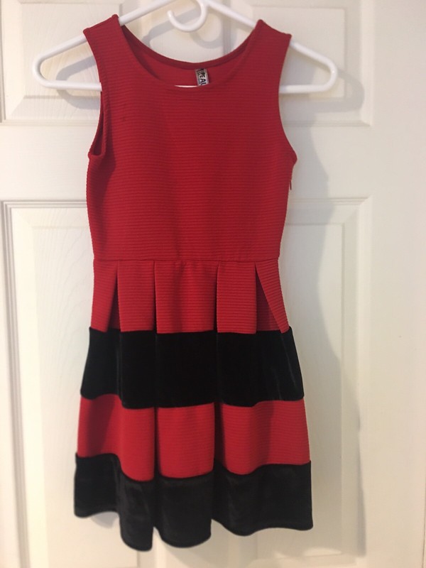 Beautees Party/Casual Girl Dress Sz 8. Very Good Conditions. Worn  a Few Times.