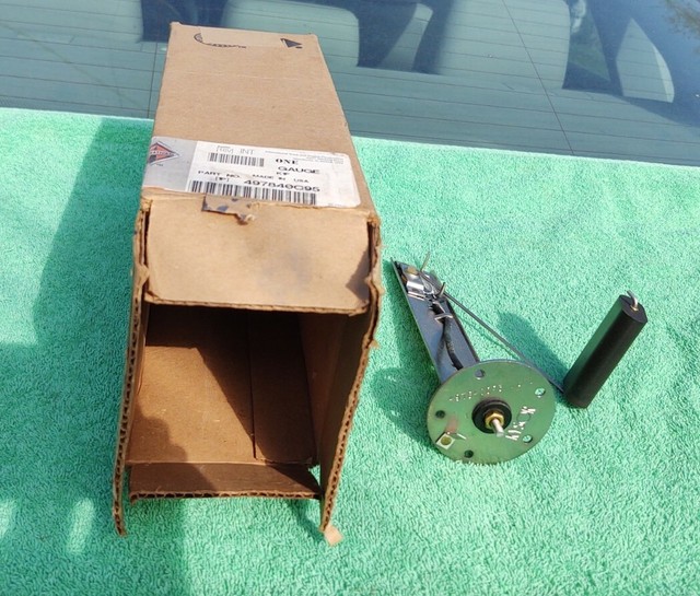 Genuine International Navistar Kysor 497840c95 Fuel Tank Sending Unit