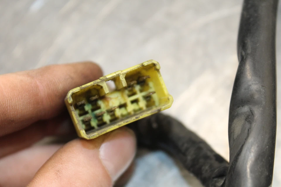 93 SUZUKI GSXR750W CLIP IZQUIERDO EN MANGO BOCINA SEÑALES INTERRUPTOR BB112 Foto 3 de 4