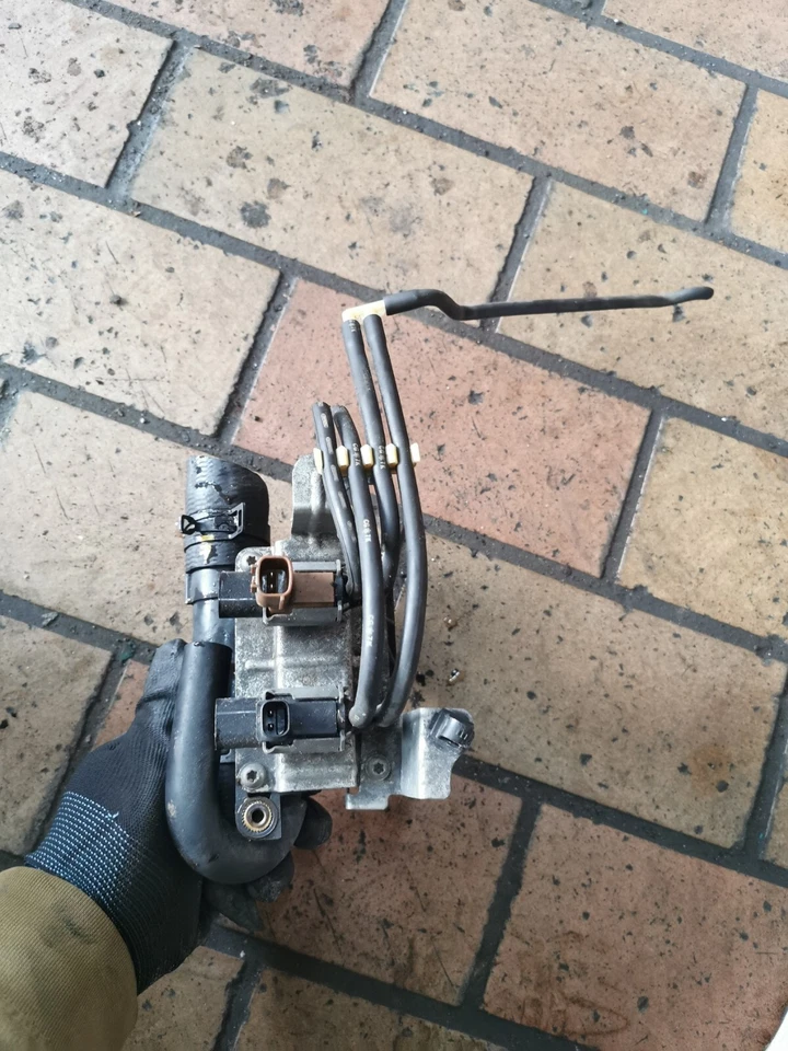 Carter termostato originale Mazda 5 CR19 flangia refrigerante termostato LF941517Z - Immagine 2 di 4