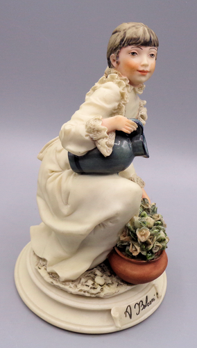 Vintage Belcari Dear 1987 Lady Woman Watering Flowers Resin Figurine Statue - Picture 5 of 7