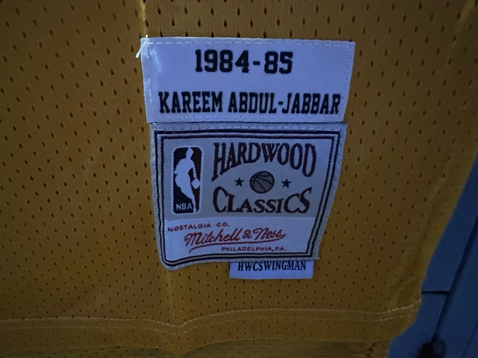 Camiseta deportiva grande Mitchell & Ness Hardwood Classics Kareem Abdul-Jabbar Lakers nueva con etiquetas Foto 3 de 4