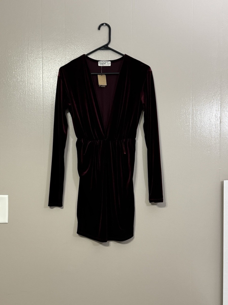long sleeve v neck velvet dress Black Wide V Neck Long Sleeve Velvet Midi Dress  shopaleena