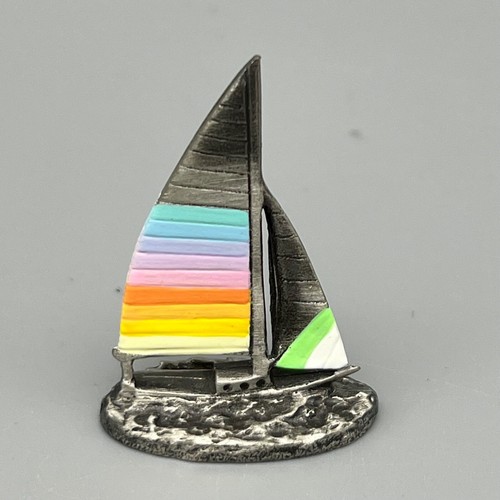 VTG Pewter Image Rainbow Sailboat Figurine Colorful Sails nautical waves RARE - Foto 2 di 8