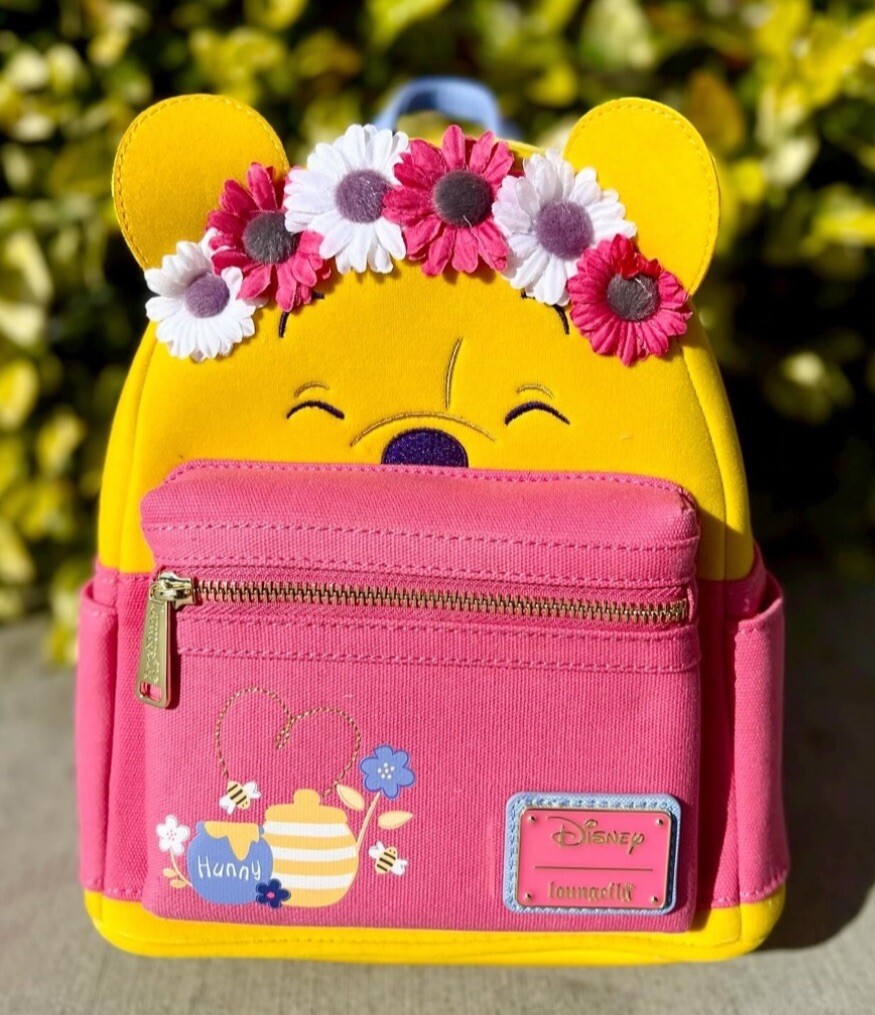 osprey backpack black Axis On the outside Color:NATURAL (default) 10000+ Disney exclusive Loungefly Disney Beauty and