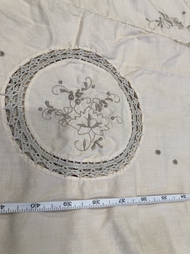 Vintage Ecru Tablecloth Intricate Lace Cutouts Embroidery Cotton Oval 60”x 96" - Picture 7 of 11