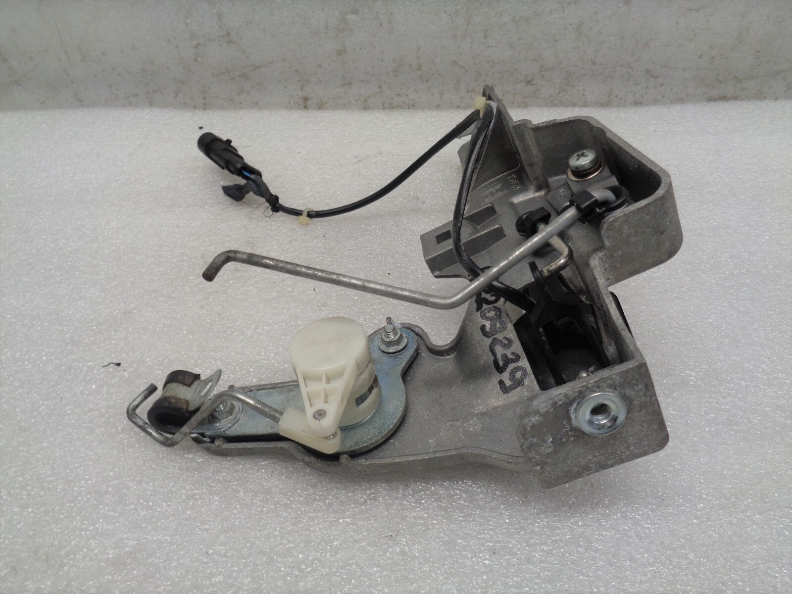 05-08 Maserati Quattroporte Front Right Exterior Door Handle OEM AK2209239