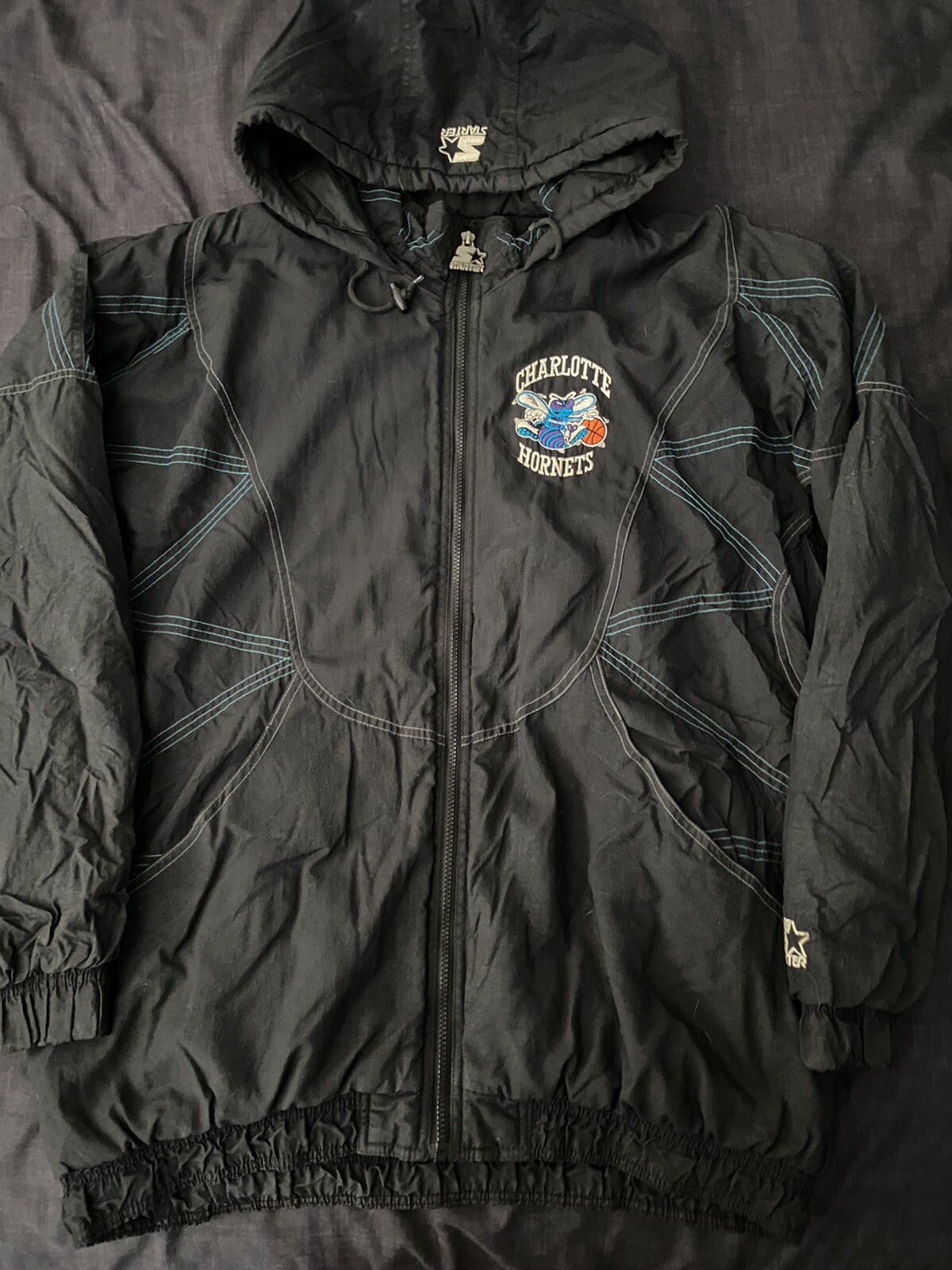 Vintage NBA Charlotte Hornets Starter jacket Size XXL
