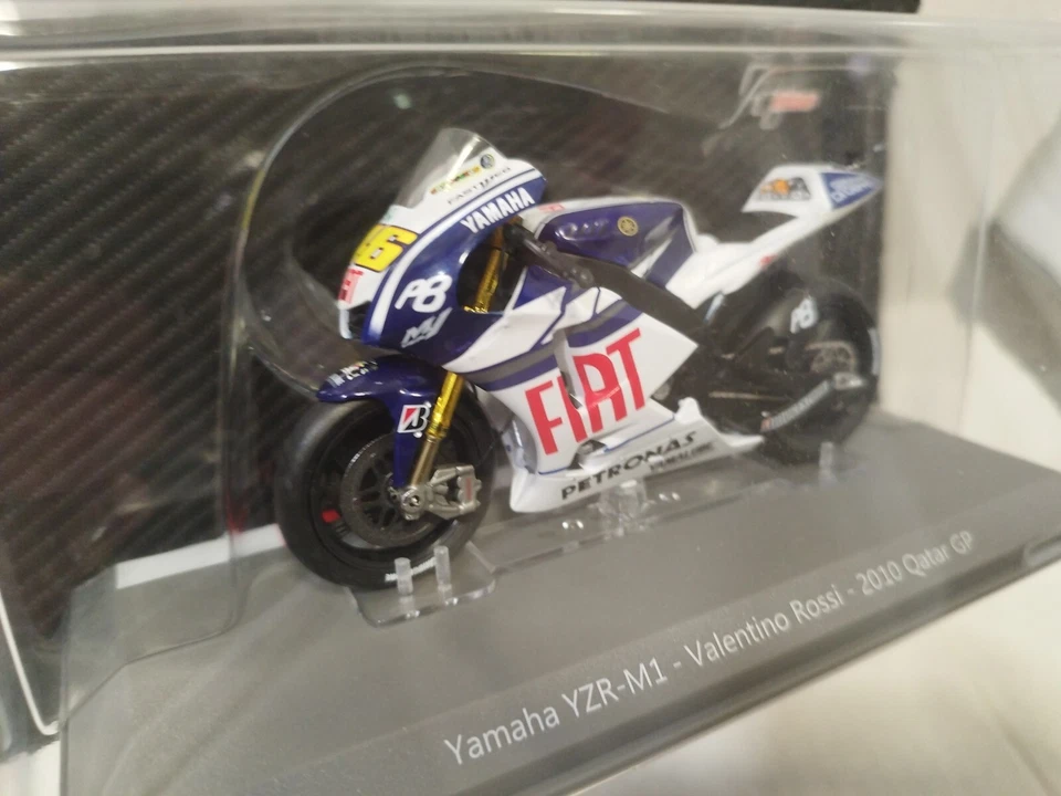 Yamaha YZR-M1 Valentino Rossi 2010 Qatar GP 1:18 Moto GP  - Imagen 2 de 4