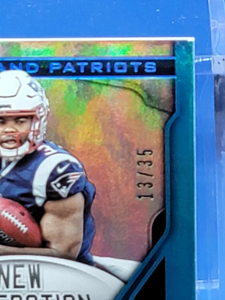 2019 Panini Certified Damien Harris #13/35 Blue New Generation Rookie RC Patch - Image 2 of 3