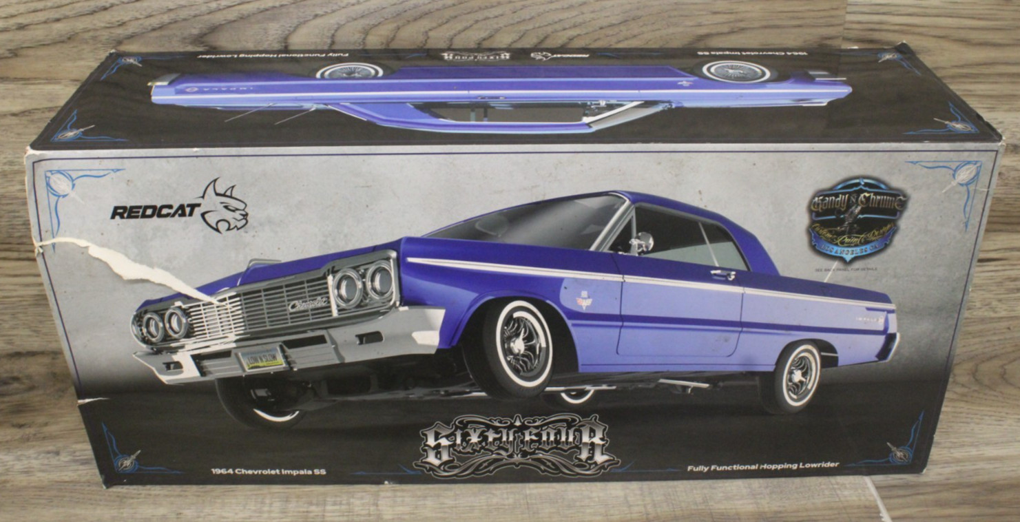 - 1:10 1964 Chevrolet Impala Hopping Lowrider, Blue