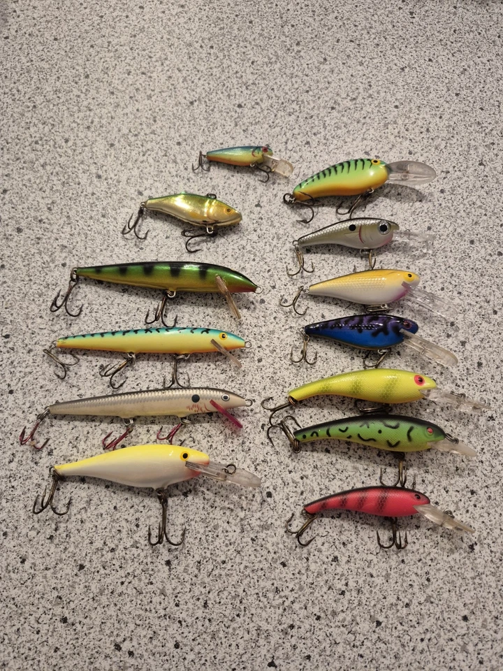 LOT OF VINTAGE RAPALA AND COTTON CORDELL FISHING LURES - Image 2 of 2