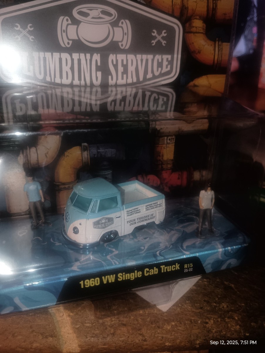 M2 CHASE DIORAMA 1:64 1960 VW SINGLE CAB TRUCK R15 25-22 CHASE | eBay