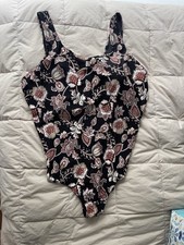 Land  s End Tugless Chlorine Resistant Full Coverage One Piece Swimsuit Size 26