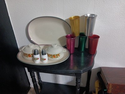 Vintage 1970s Oven To Table 2 Bowls , 2 Plates & 5 Colorful  Tin Glasses