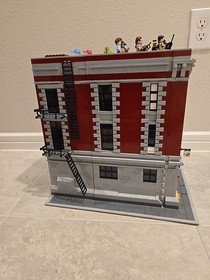 LEGO Ghostbusters Firehouse Headquarters 75827 100 % complete +  manual minifigs