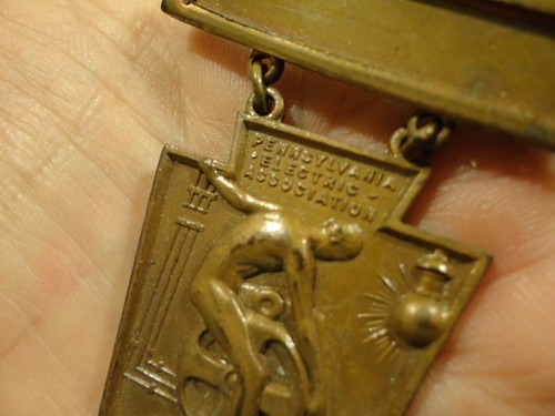 Vintage 1900's Pennsylvania Electric Association Medallion / GREAT PIECE!! - Picture 2 of 3