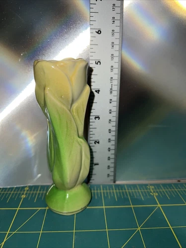 VTG.*Shawnee Pottery *Tulip Bud Vase