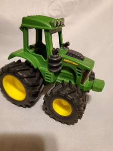 plastic john deere tractor toys
