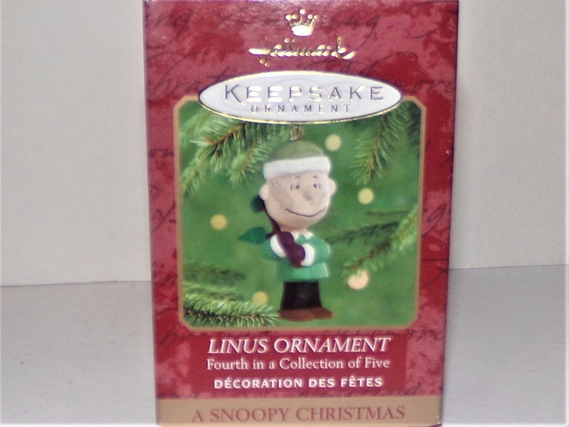 HALLMARK KEEPSAKE ORNAMENT "LINUS A SNOOPY CHRISTMAS " SWEET HOLIDAY TREASURE!