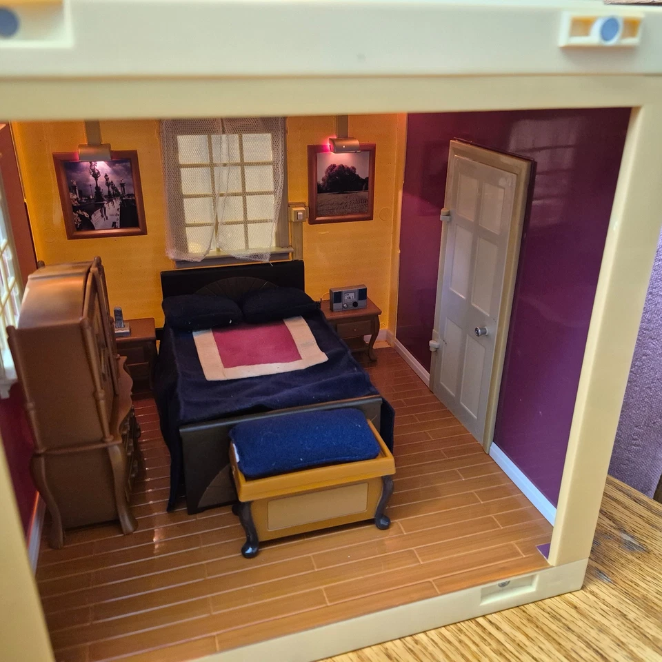 ¡BONITO! Dormitorio principal Jazwares Laura Ashley habitación por habitación luz y sonido Foto 4 de 4