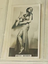 Carreras Tobacco 1939 Trading Card film stage beauties photo Betty Benson glove