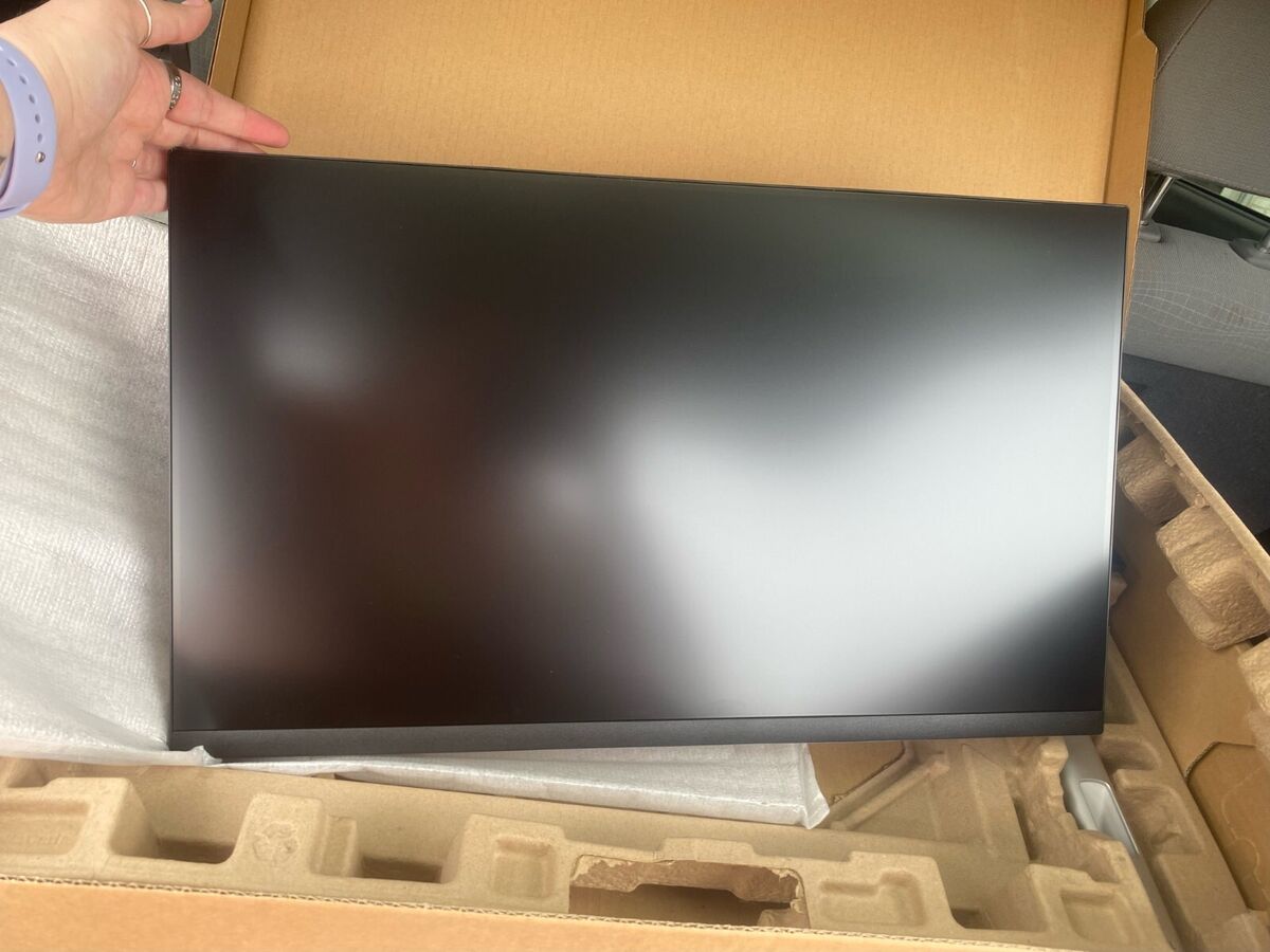 Dell P2422H 24 inch Widescreen Full HD Monitor Brand New Dell P2422H 24 inch Widescreen Full HD Monitor Brand New