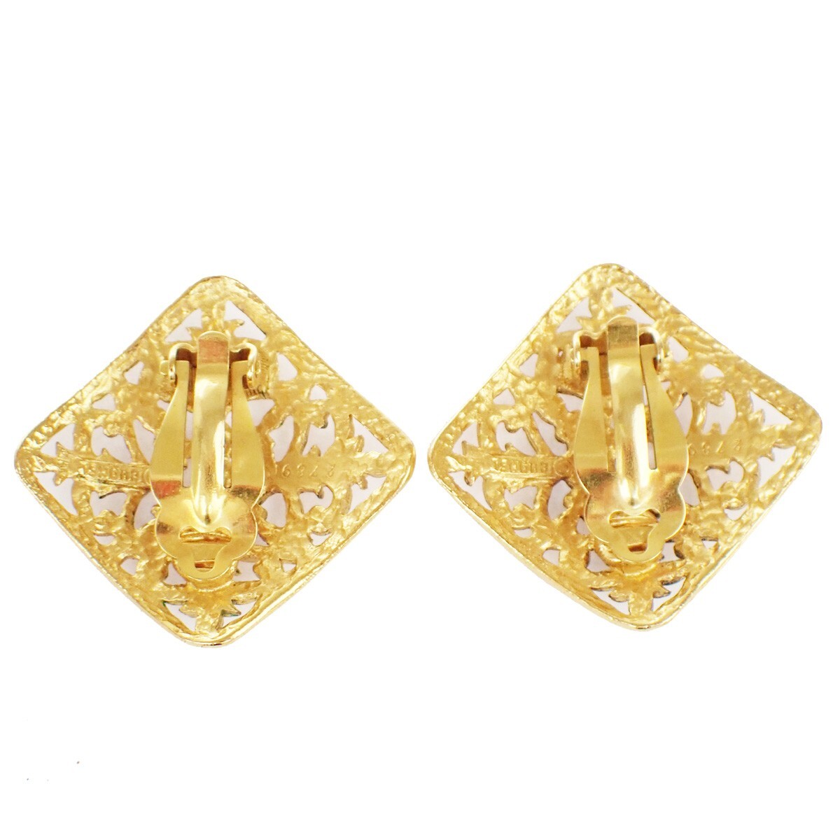 【可愛いアクセント♪】CHANEL シャネル CCロゴアクセサリー CHANEL CC Logo Diamond Shaped Button Earrings Clip-On Gold
