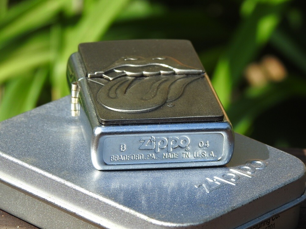 The Rolling Stones Tongue Surprise Zippo Lighter - Mick