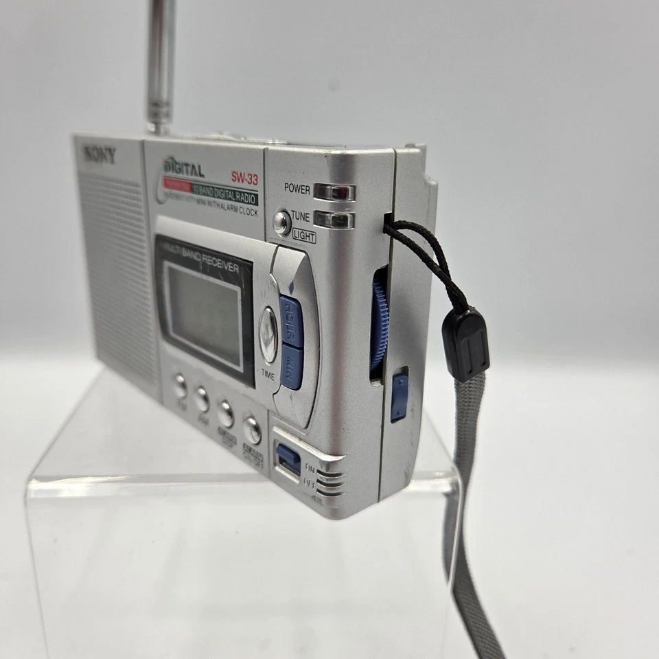 tested & works SONY sw-33 DIGITAL FM/MW/SW multi band reciever with alarm clock - Image 4 of 4