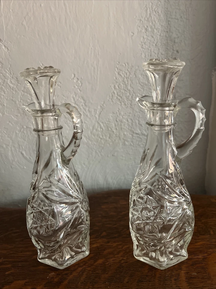 VTG Anchor Hocking Early American Set of 2 Oil Vinegar Glass Cruets W/ Stoppers - Image 2 of 4