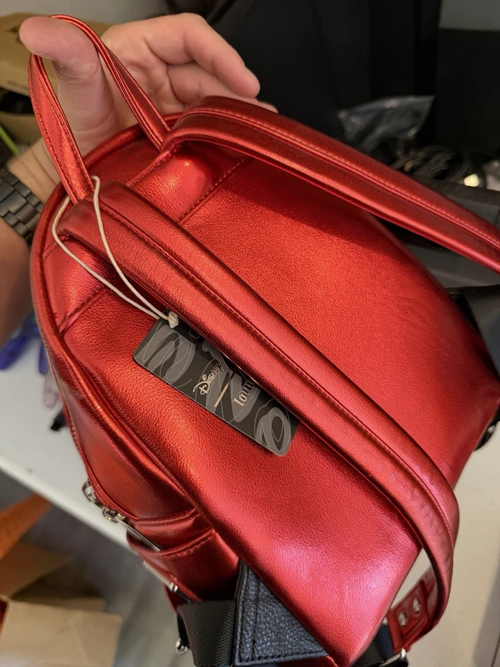 Mini mochila Loungefly Disney Pixar Toy Story Alien Claw Foto 4 de 4