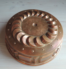 Kupferbackform Tortenform mit Sonnenrad und Schnitzekranz ca. 26 x 9 cm um 1900