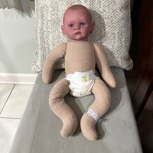 Charlotte Meadows 20” 7 Pound Cuddle Baby - Imagen 10 de 14