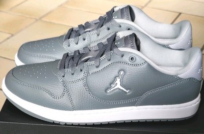 Jordan Court Connect Low, Smoke Grey, Größe 43, NEU/OVP