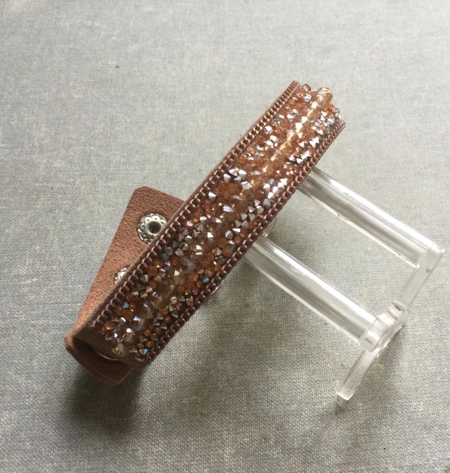 "Pulsera de cuero beige hermosa decorada 7,5"" 8,75""" Foto 3 de 4