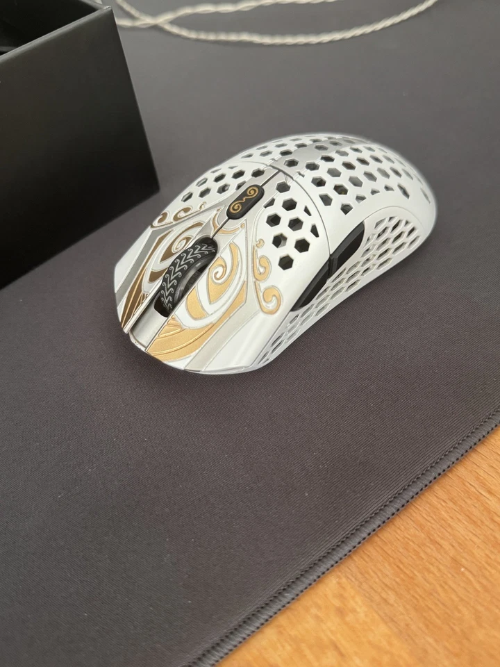 Finalmouse Starlight-12 Zeus 1100/2500 Small RARE - Bild 4 von 4