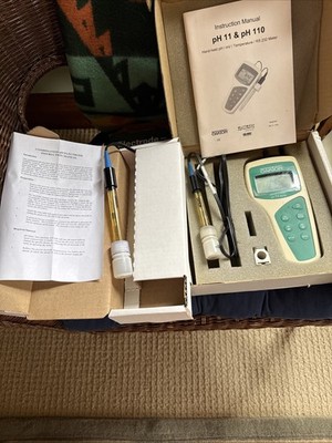 Oakton PH 11 Handheld Meter