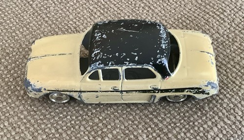 CIJ ~Renault Dauphine (1956-1967) -Black/Yellow~ 1:43 Scale -Made in France - Picture 12 of 18