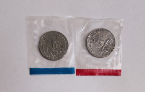 1977 P&D UNCIRCULATED WASHINGTON QUARTERS IN MINT CELLO (2 COINS) - Picture 3 of 4