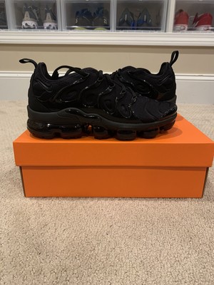 vapormax plus triple black size 7