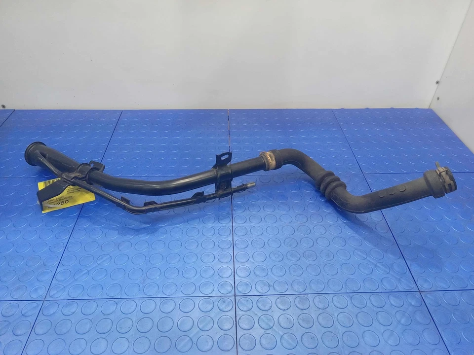 Tubo de llenado de cuello de llenado de combustible Honda Accord 2008-2012 OEM 17661TA0A00 Foto 4 de 4