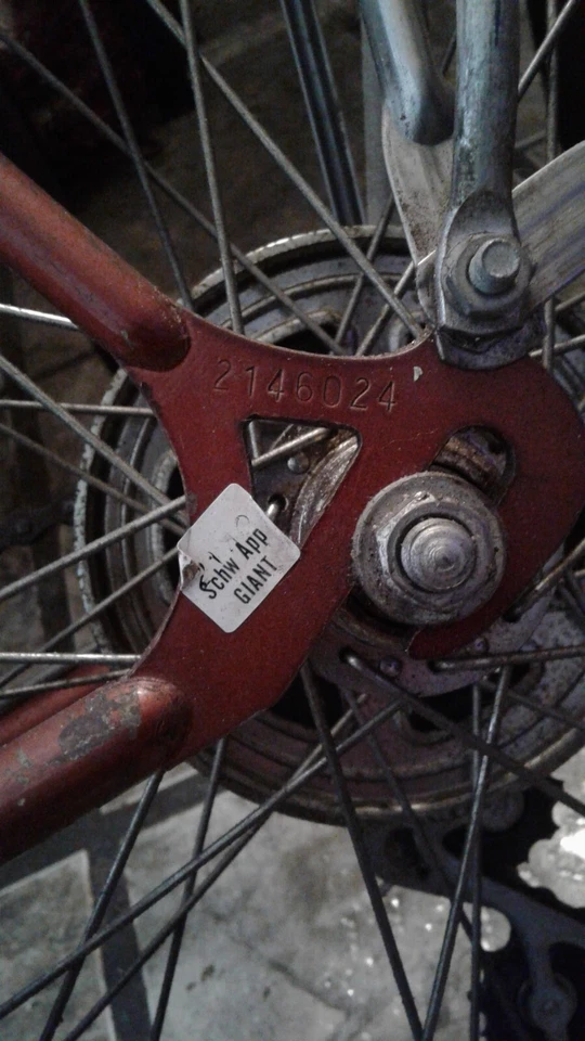 Swhwinn rare 1968 bicycle copper toned all original Great condition!  - Image 2 of 4