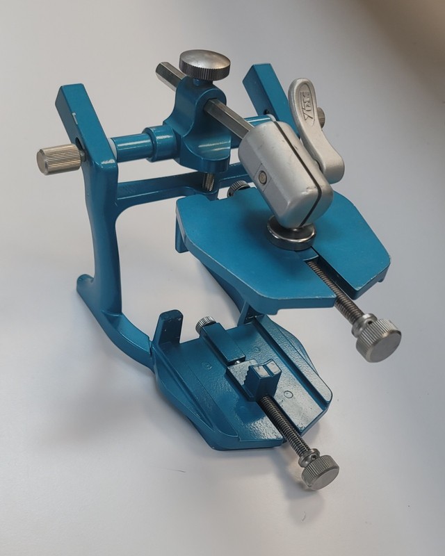 Hanau (YDM) Model Mate Dental Articulator
